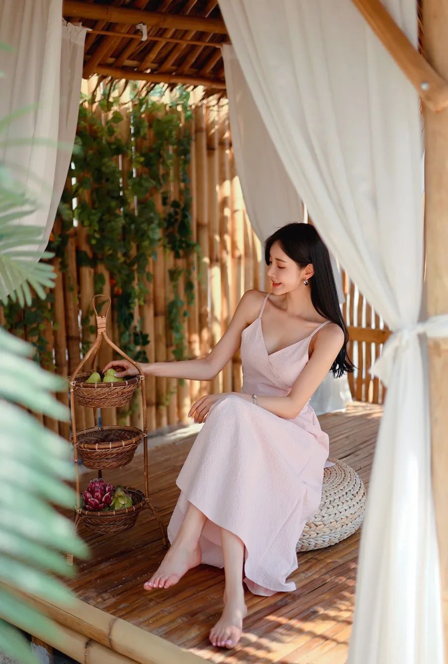 孙允珠图鉴823，粉色吊带连衣裙仙女