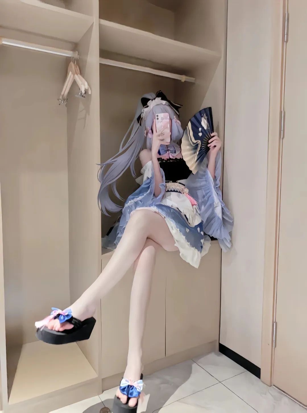 「雪雾银妆素，桔高映琼枝。」嗯···美景当前，只差一壶茶与之相衬呢。#神里绫华#原神#原神枫丹#cos#甜妹