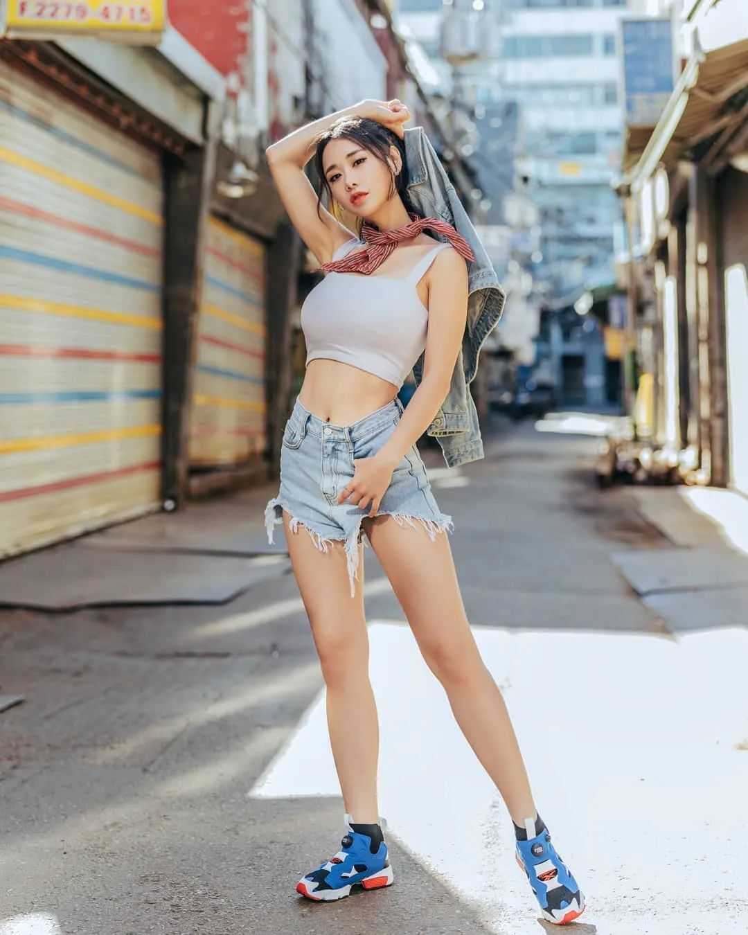 炸裂身材，完美曲线！南韩这妹子太夸张了