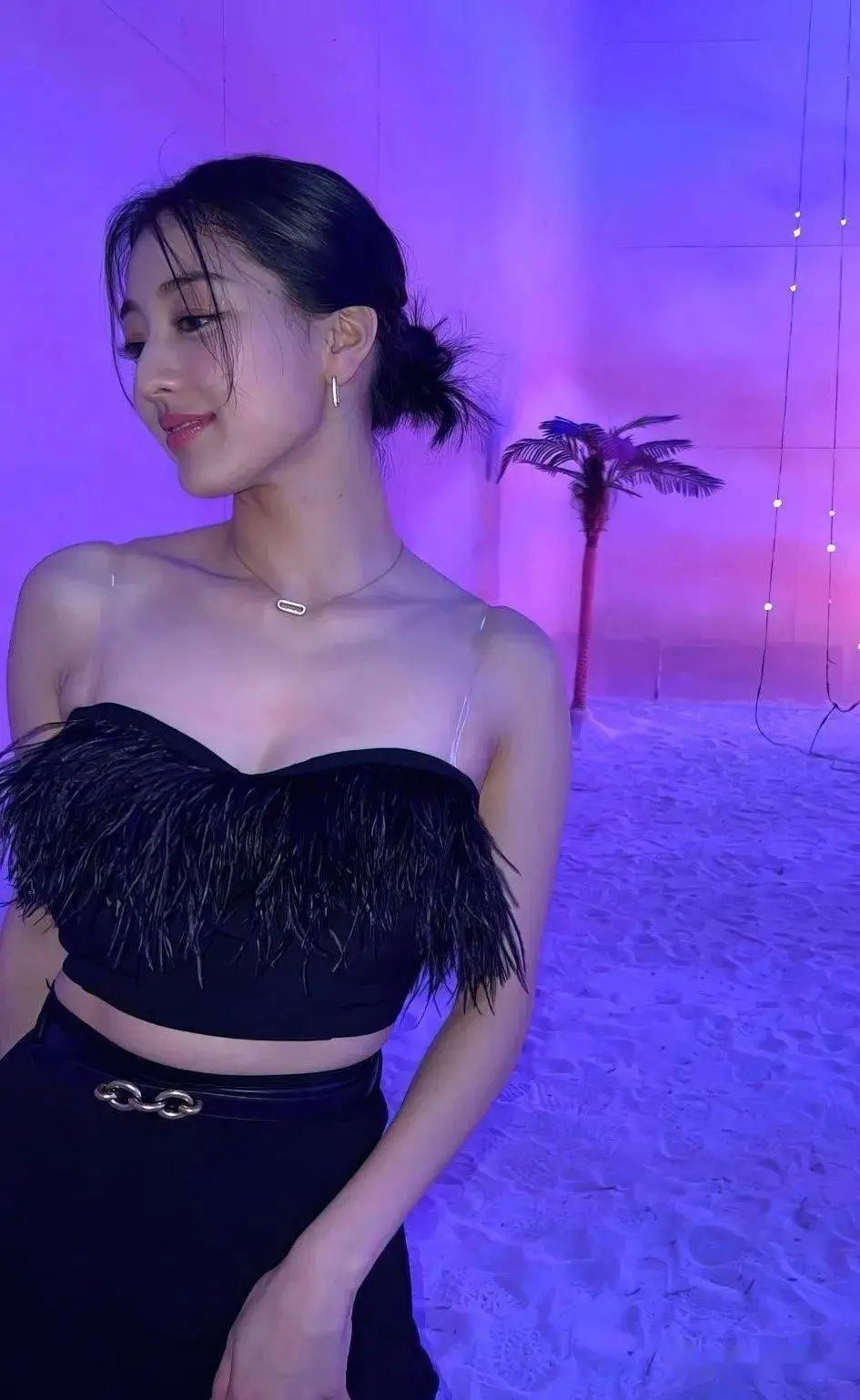 韩国女团长！纯天然完美身材，谁能不迷糊啊？