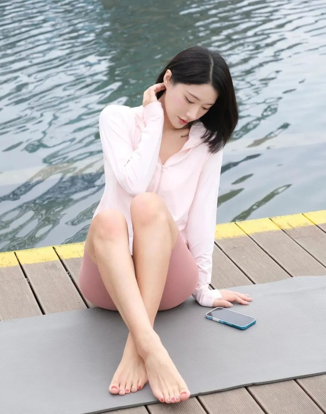 风韵少妇！短发瑜伽女神，爱了爱了