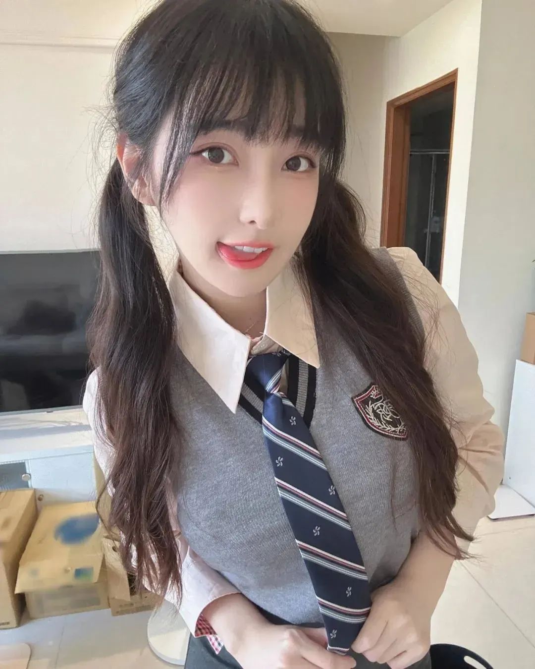 台湾的顶级女神！极品腰臀比，谁能不迷糊？
