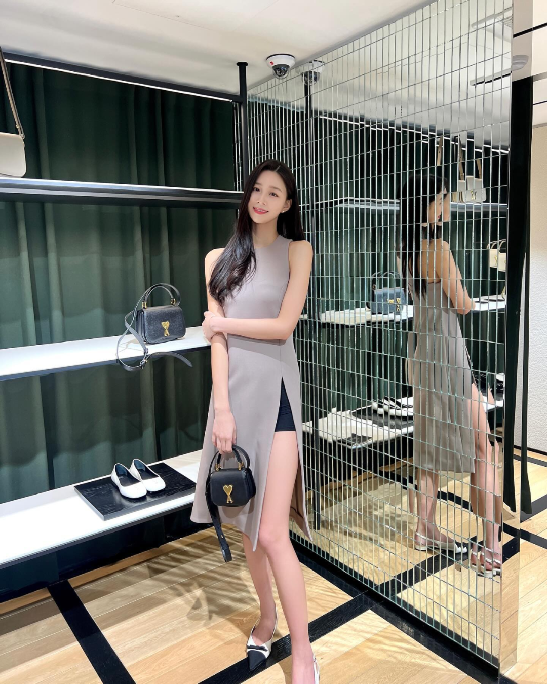 身材太秀了！稳稳的大长腿！