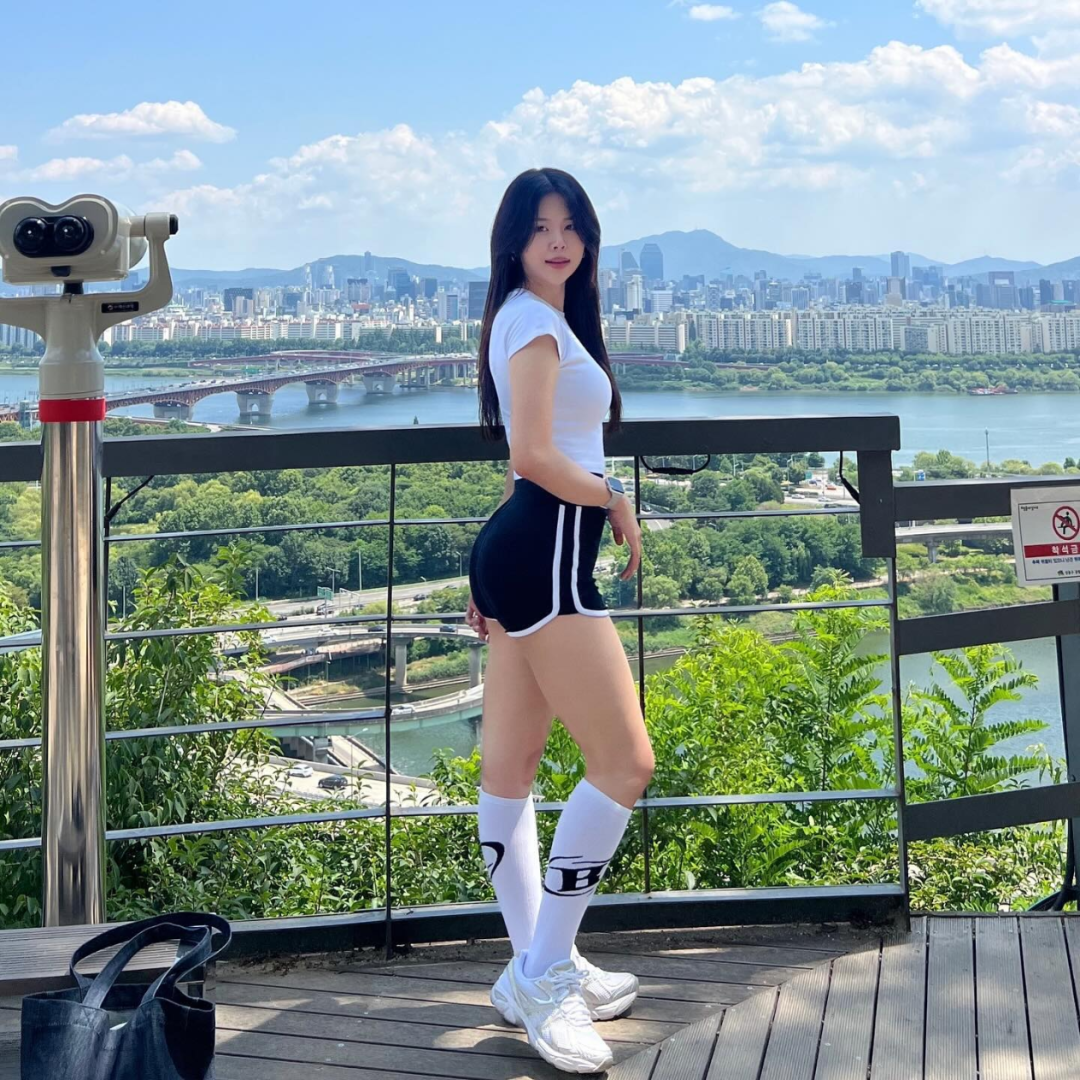 爱健身的身材也太棒了！比例完美