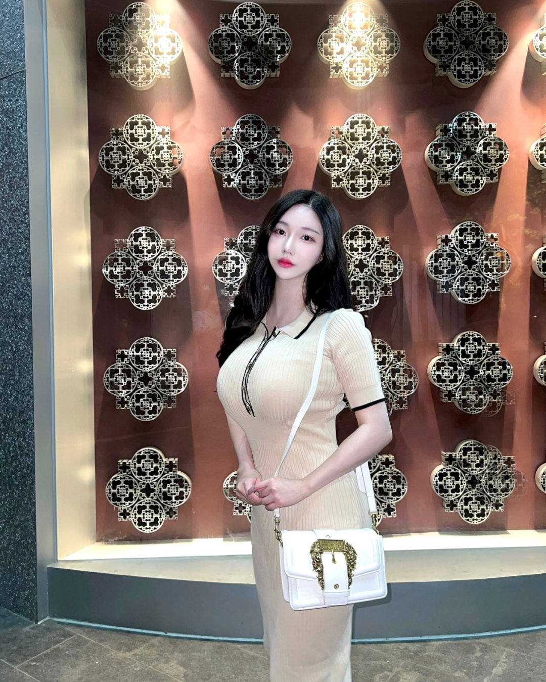 身材真好！颜值也出众！赞赞赞！