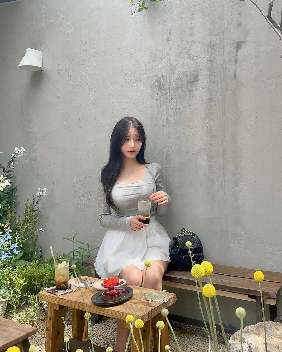 纯欲天花板！极品漫画身材，这韩妞你顶得住吗？