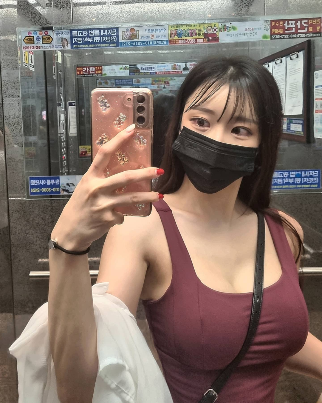 精致的脸蛋！完美的身材！太秀了！