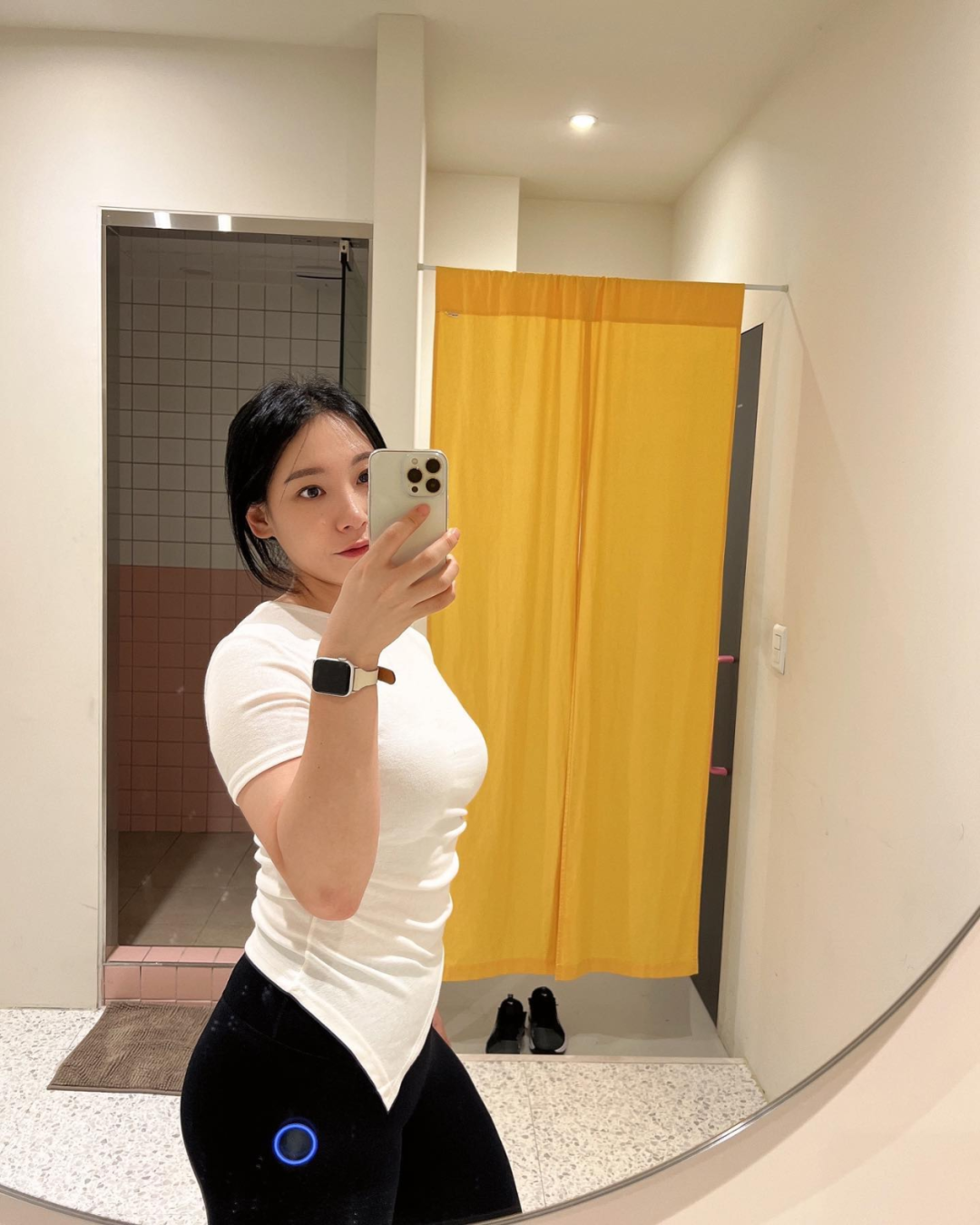 身材也太棒了吧！所以还是的多锻炼啊！