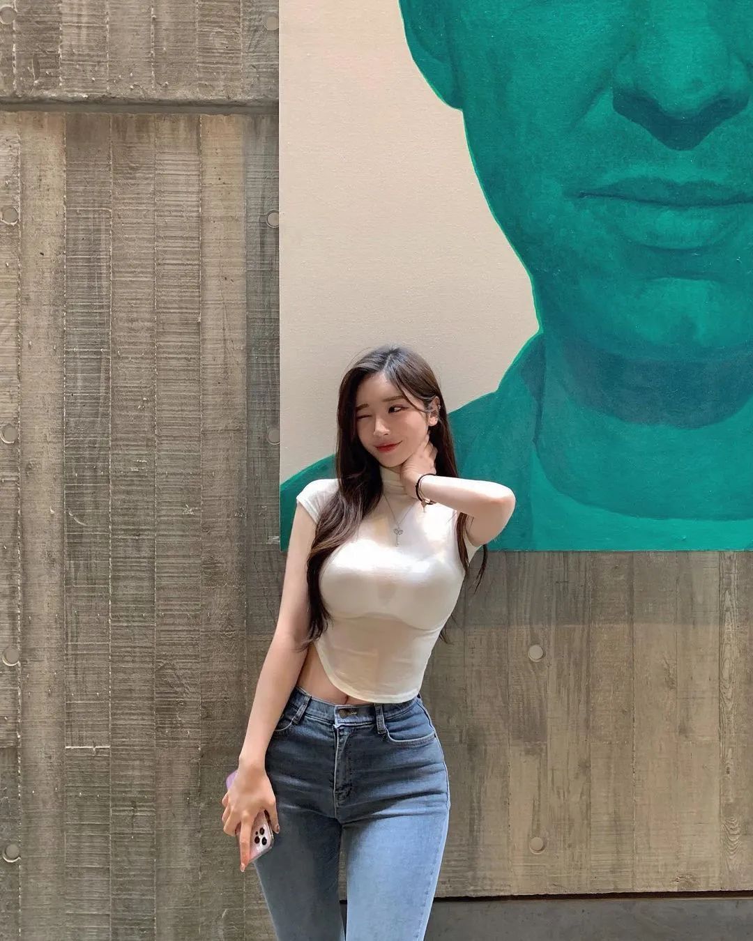 好润啊！大长腿+仙女颜值！这小蛮腰谁顶得住？