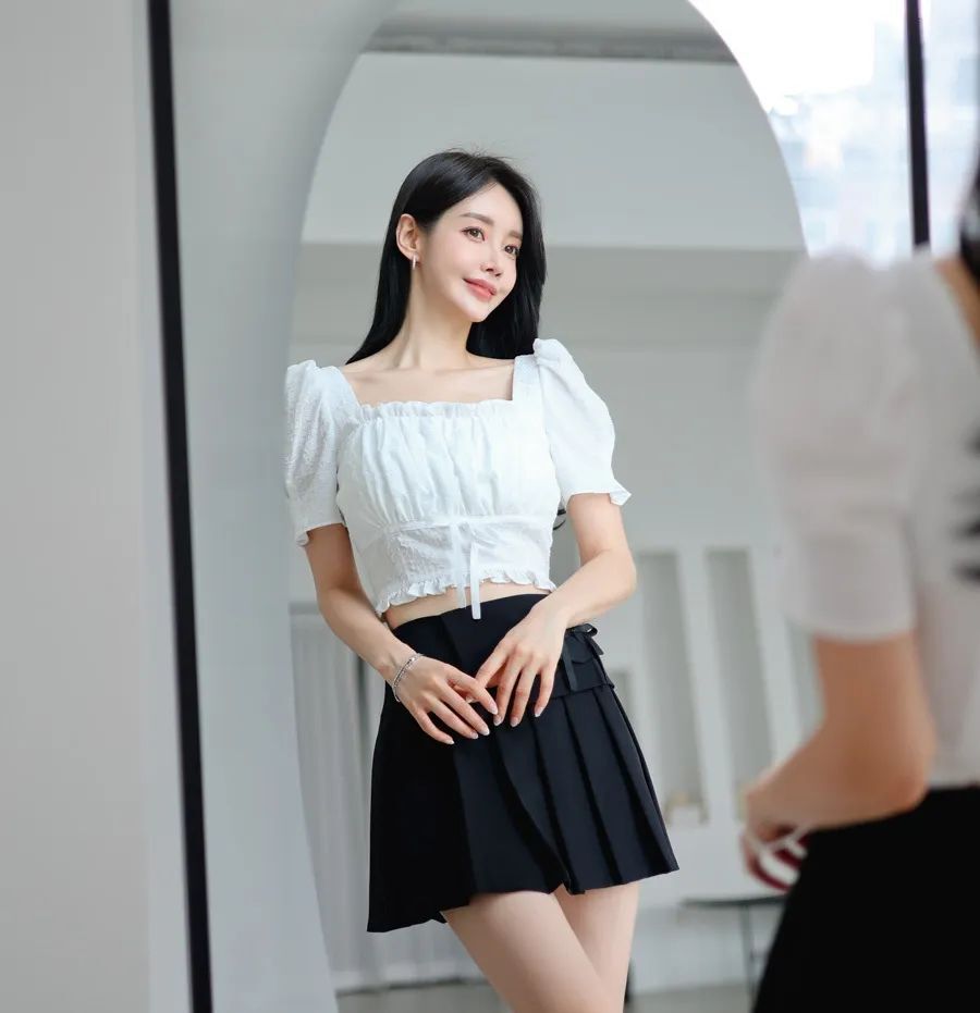 孙允珠图鉴843，白色蕾丝拼接短上衣