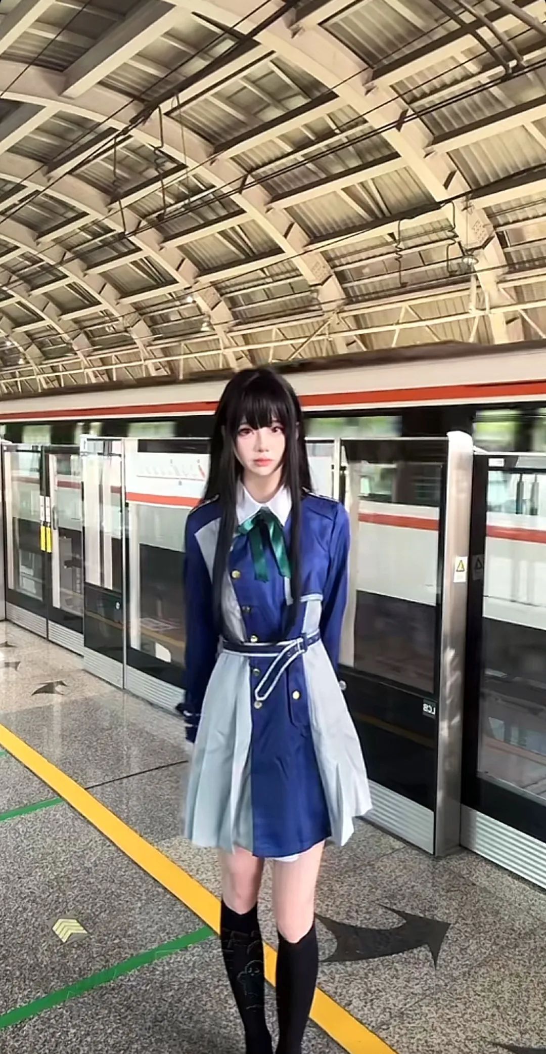 “我觉得你是世界上另一个我，遇见你之后，生命才变得完整”#井之上泷奈#锦木千束#LycorisRecoil#动漫推荐#cos#