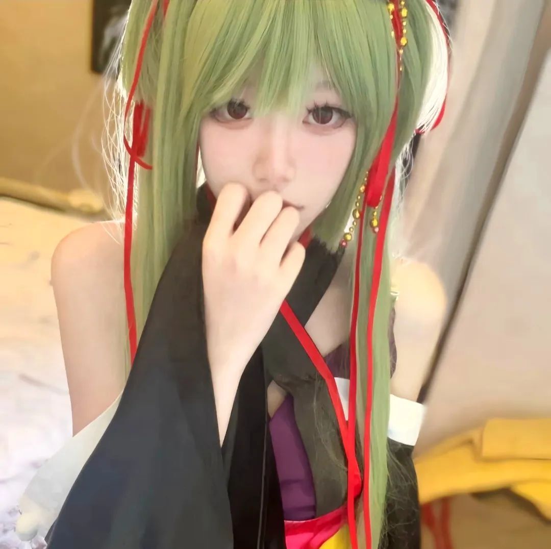 “愿你不用再独与明月为伴，因为总是有人会幸福着你的幸福”#galgame#千恋万花#幼刀丛雨#cos#甜妹