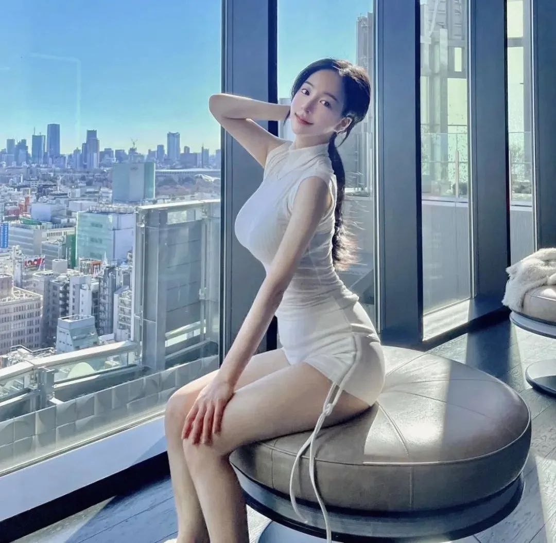 韩国贵妇网红！又纯又欲！这身材太润了吧！