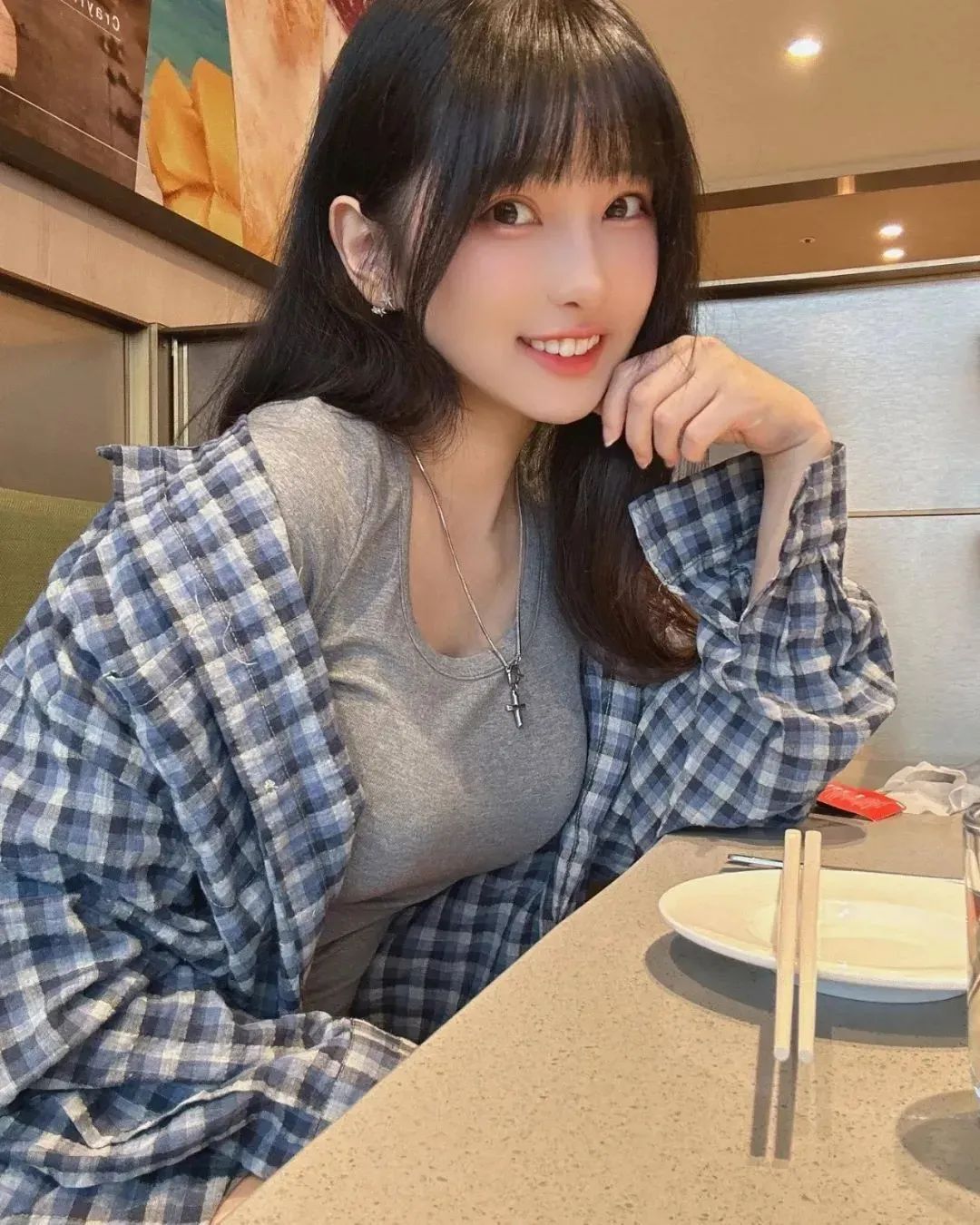 台湾的顶级女神！极品腰臀比，谁能不迷糊？
