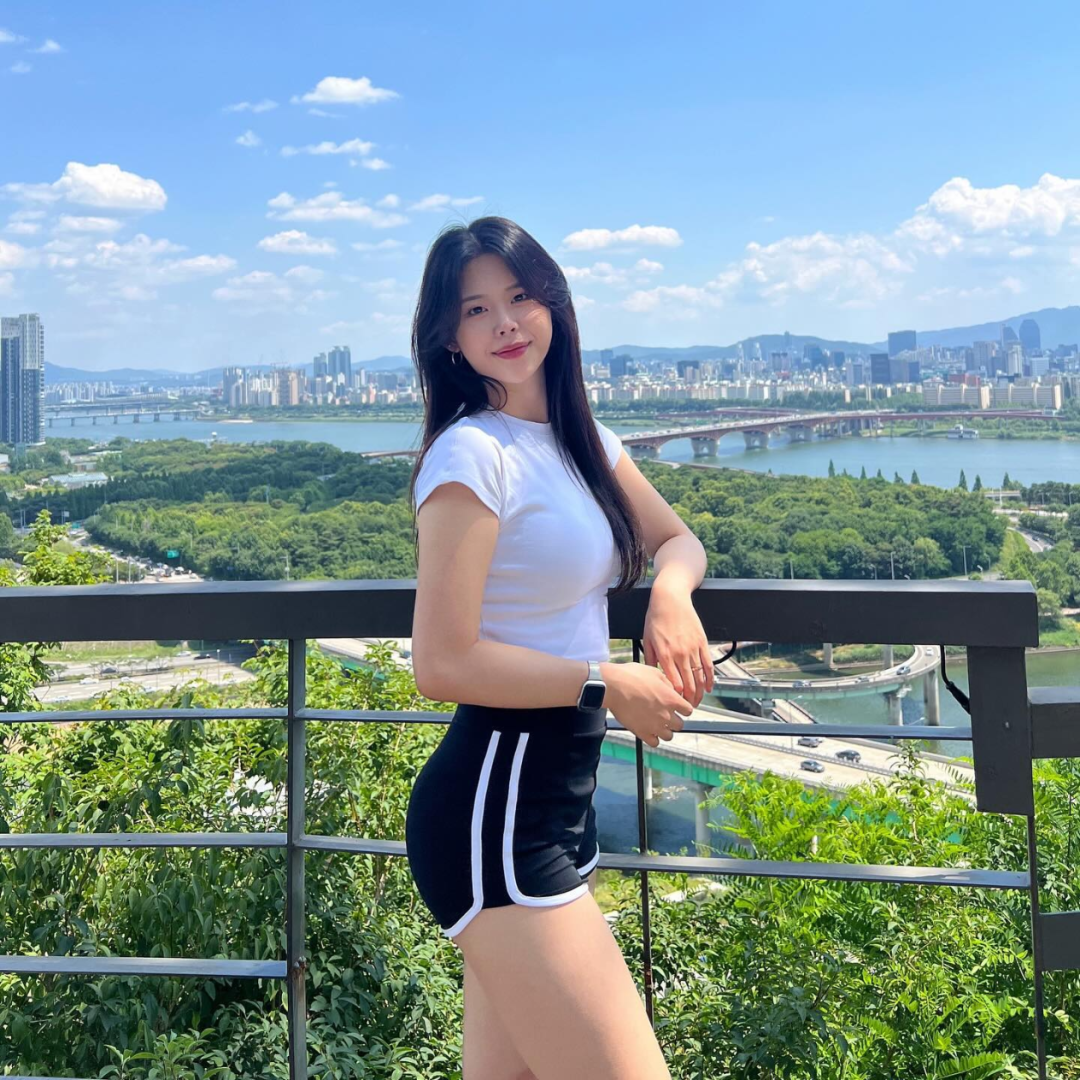 爱健身的身材也太棒了！比例完美