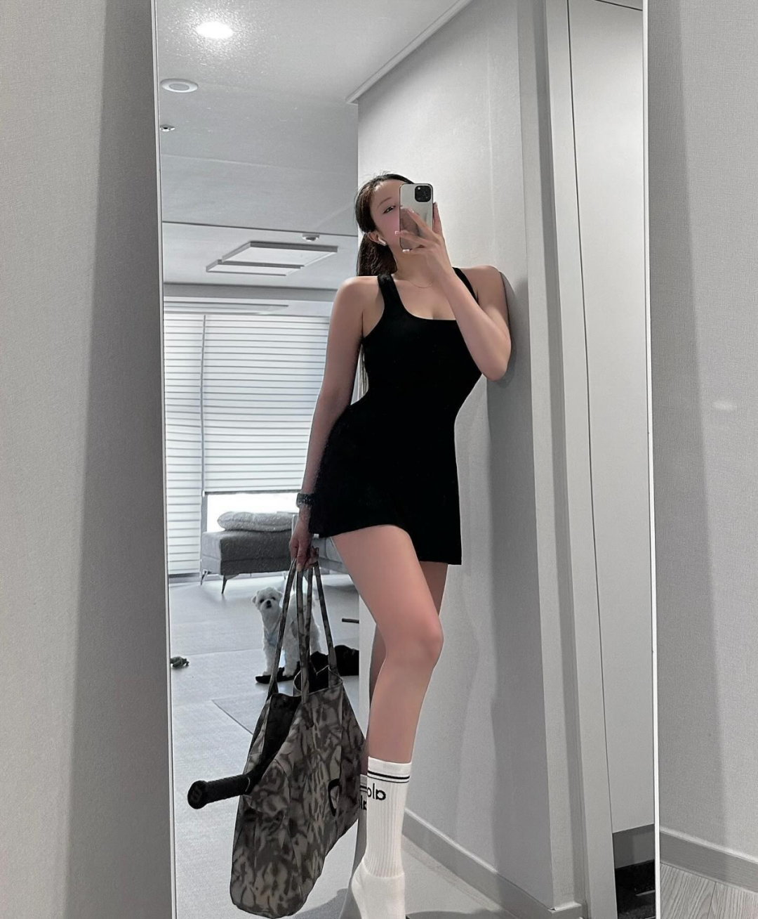 腿长1米8，穿透视装，这身材你顶不住的！