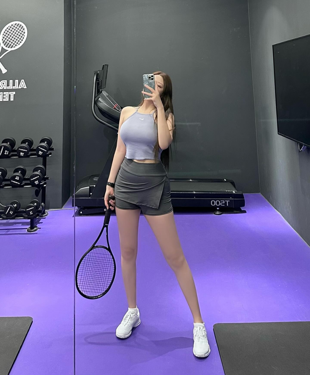 腿长1米8，穿透视装，这身材你顶不住的！