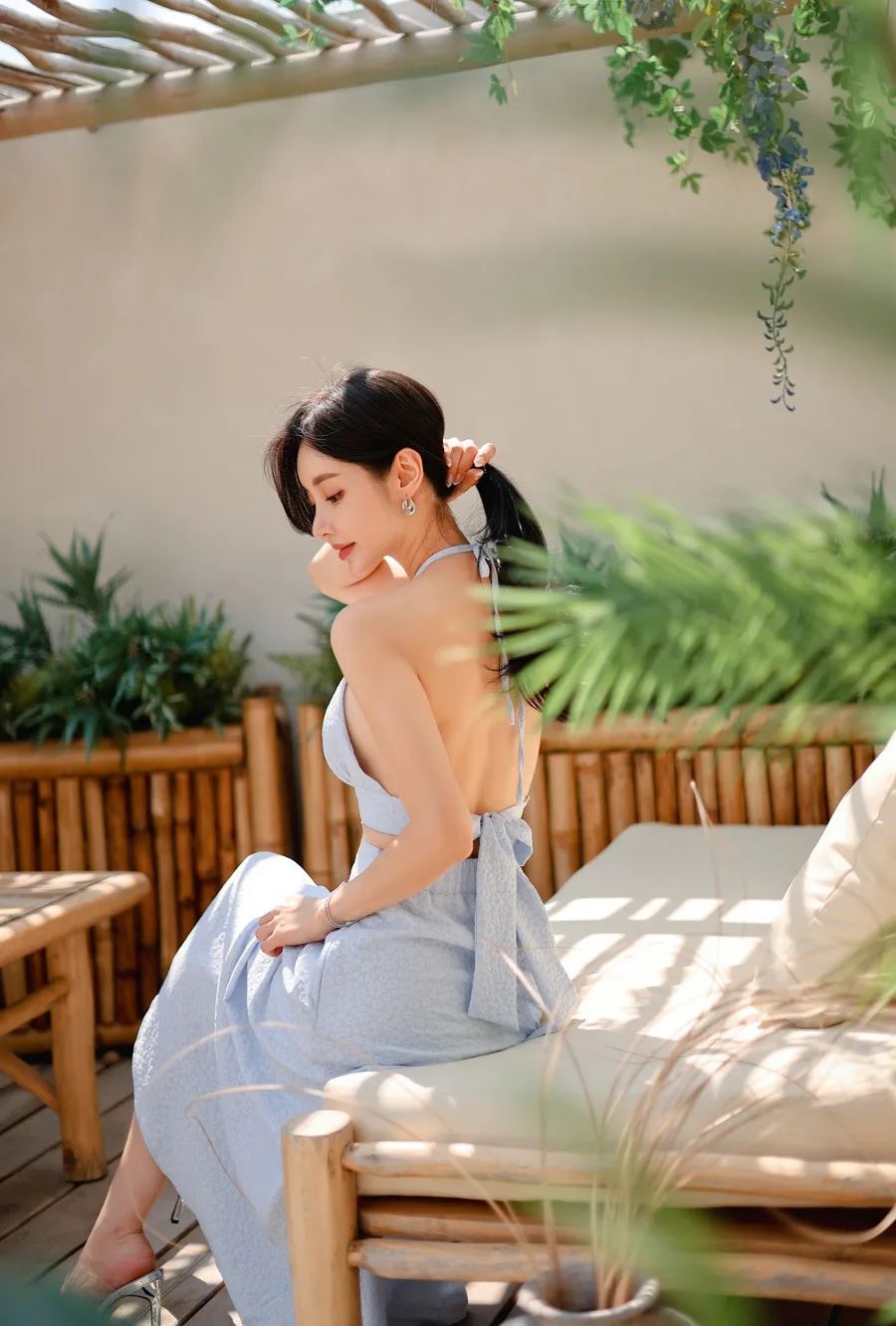 孙允珠图鉴821，纯蓝连衣裙美人