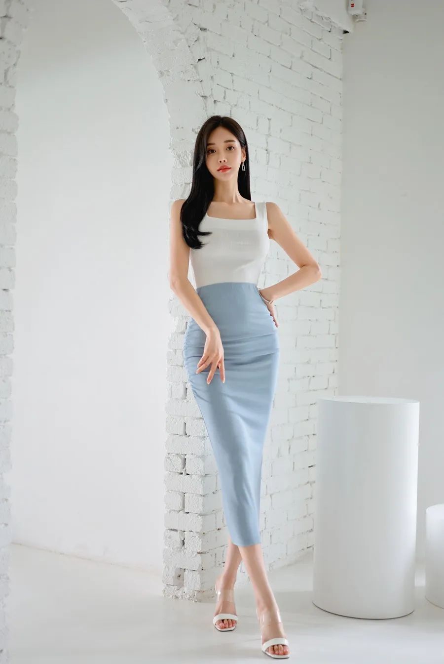 孙允珠图鉴862，蓝色抽褶长裙