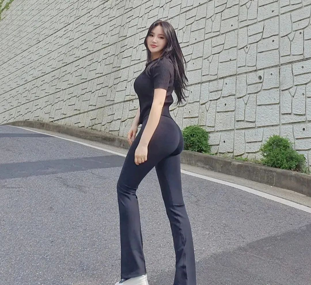 极品美女网红！完美腰臀比，F级漫画身材，真绝了