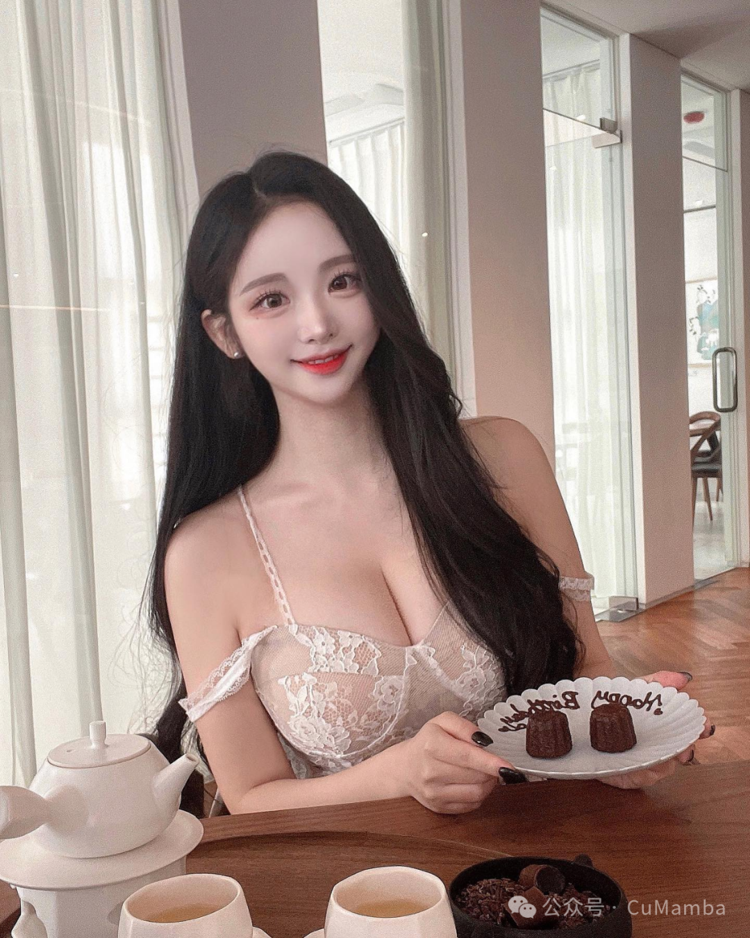 绝美颜值与撩人曲线，抵挡不住这双重诱惑