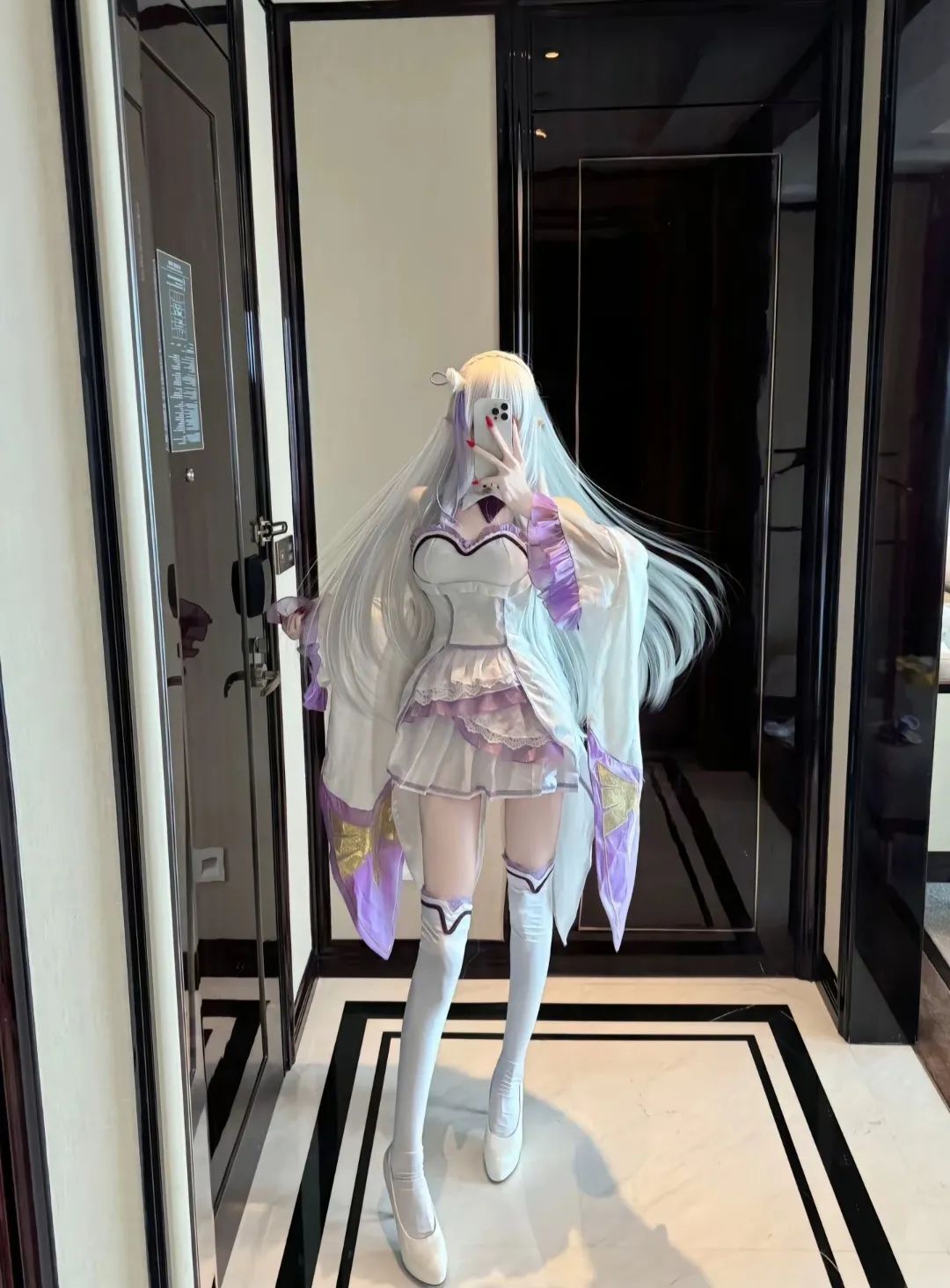 如果理解很难的话，那么可以陪伴。理解是件很难的事，也是一件奢侈的事；如果我做不到.那我让我陪陪你吧。#爱蜜莉雅#cos#动漫女主