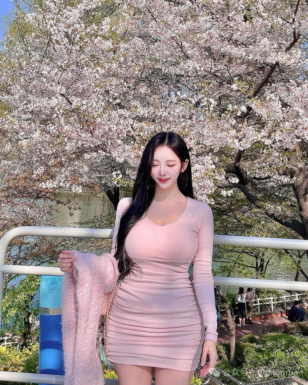 绝美颜值与撩人曲线，抵挡不住这双重诱惑