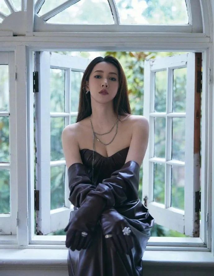 不得不爱的弦子，原来身材那么好