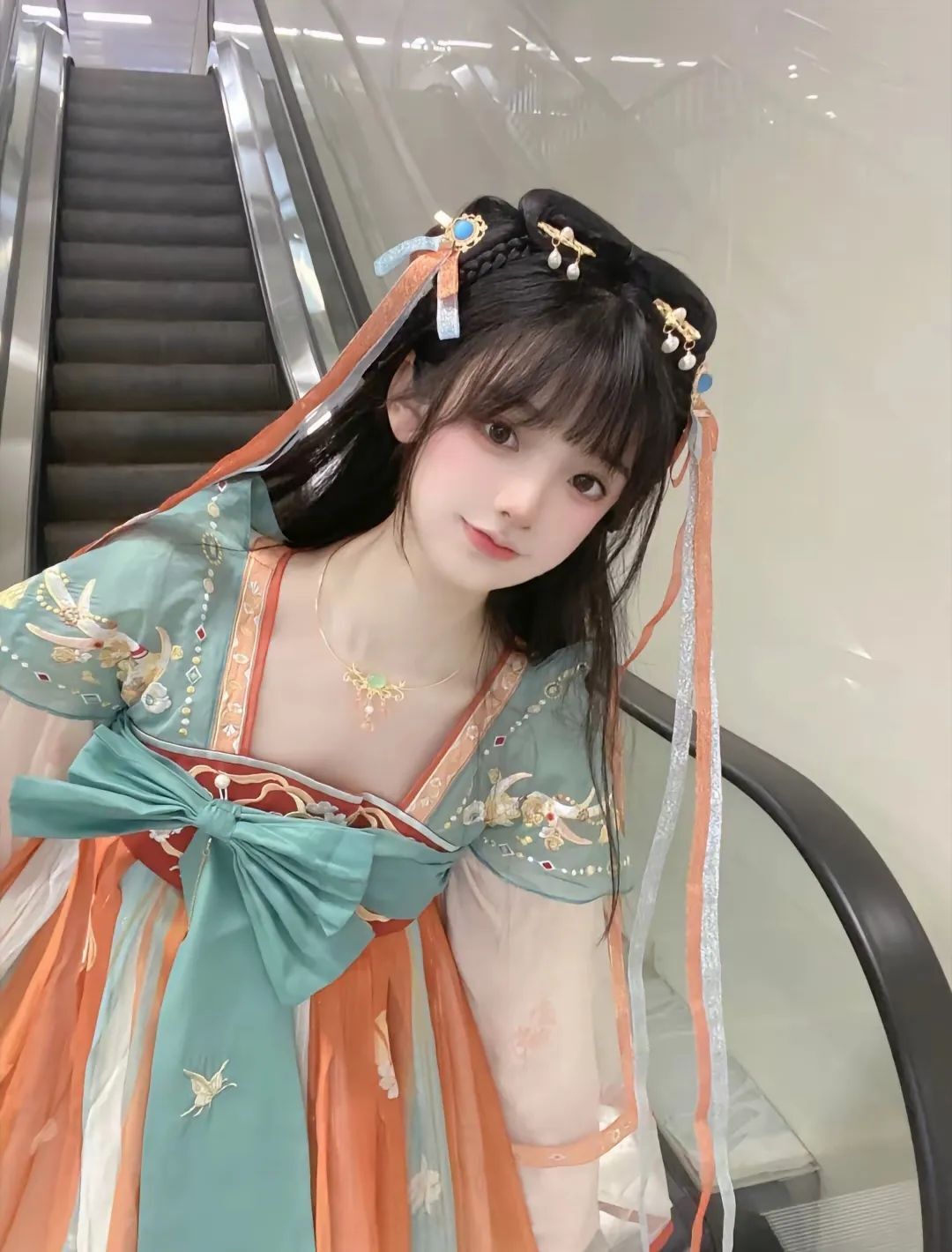我知道的 你不是冰冷的海 在靠近一些 把失落都说给我听 要变成光 因为又怕黑的人#遇见神鹿cos#王者荣耀#瑶#王者荣耀