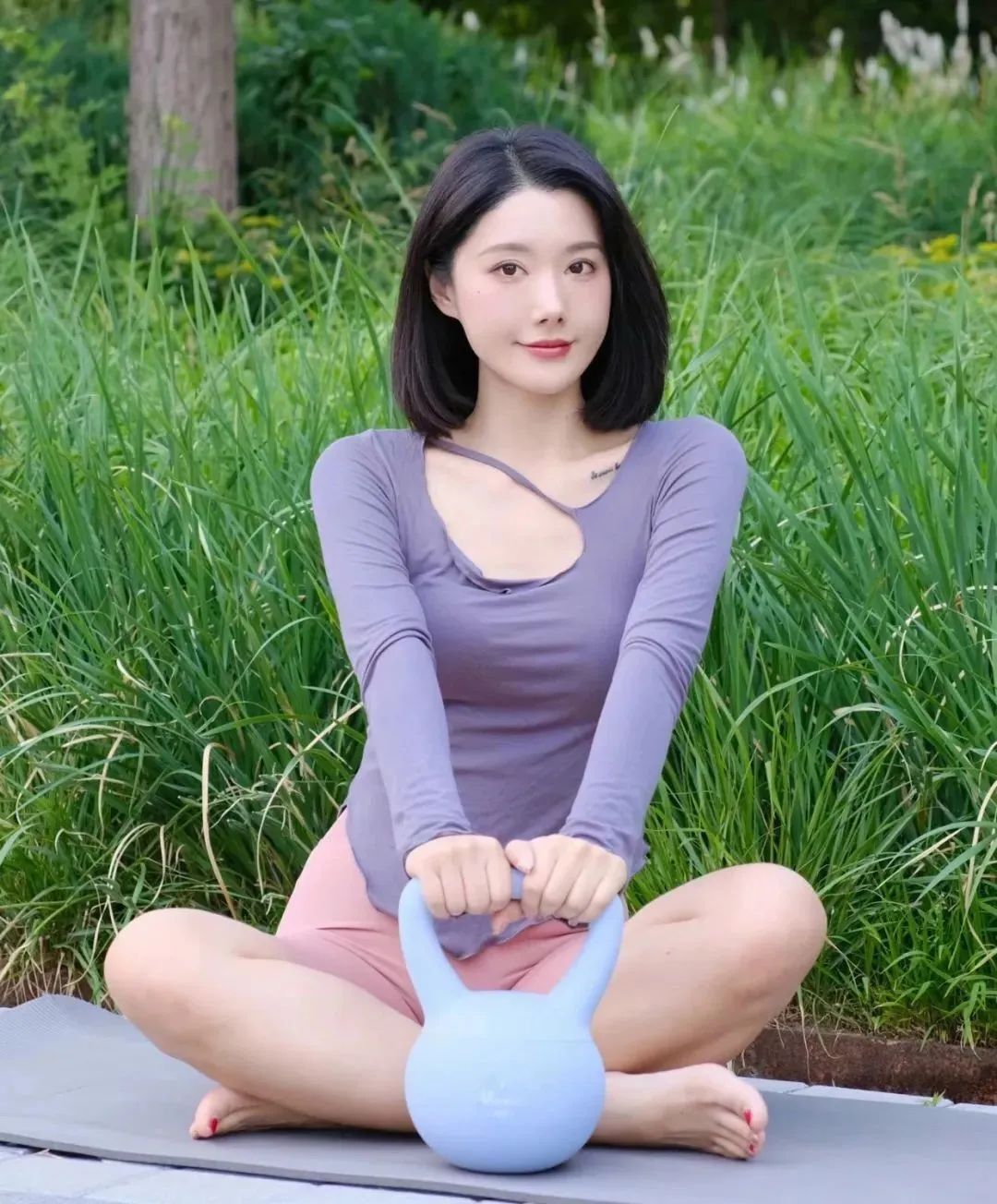 风韵少妇！短发瑜伽女神，爱了爱了
