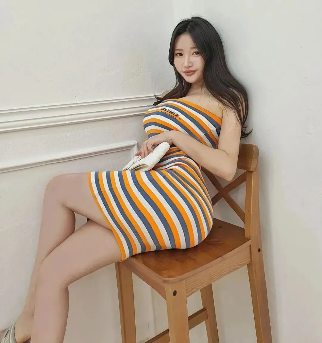 极品美女网红！完美腰臀比，F级漫画身材，真绝了