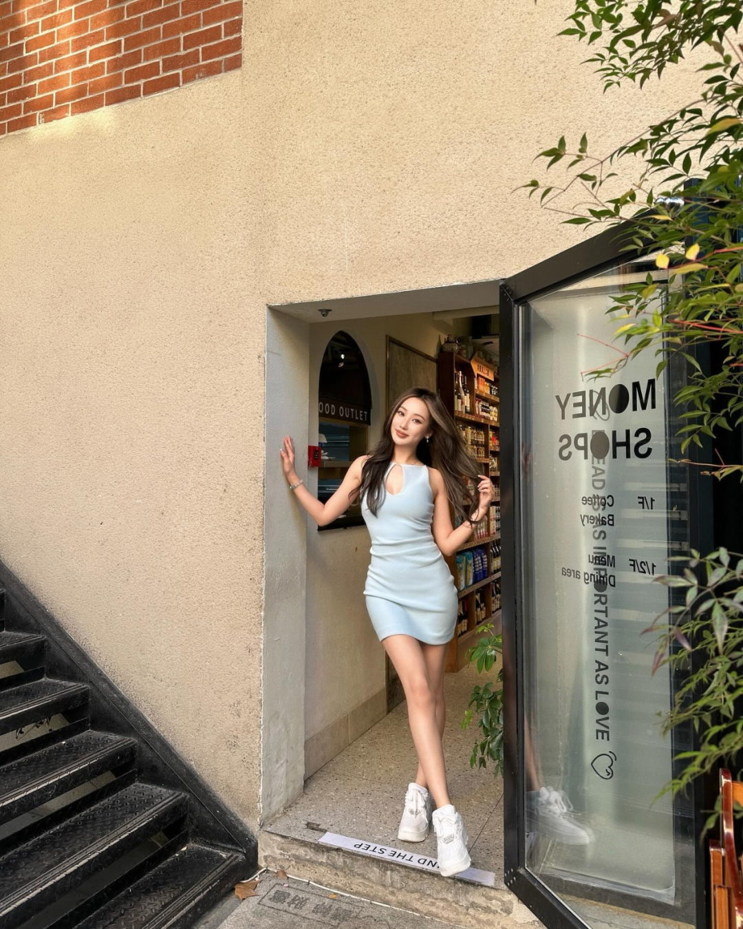 精致的啊，颜值身材无可挑剔！