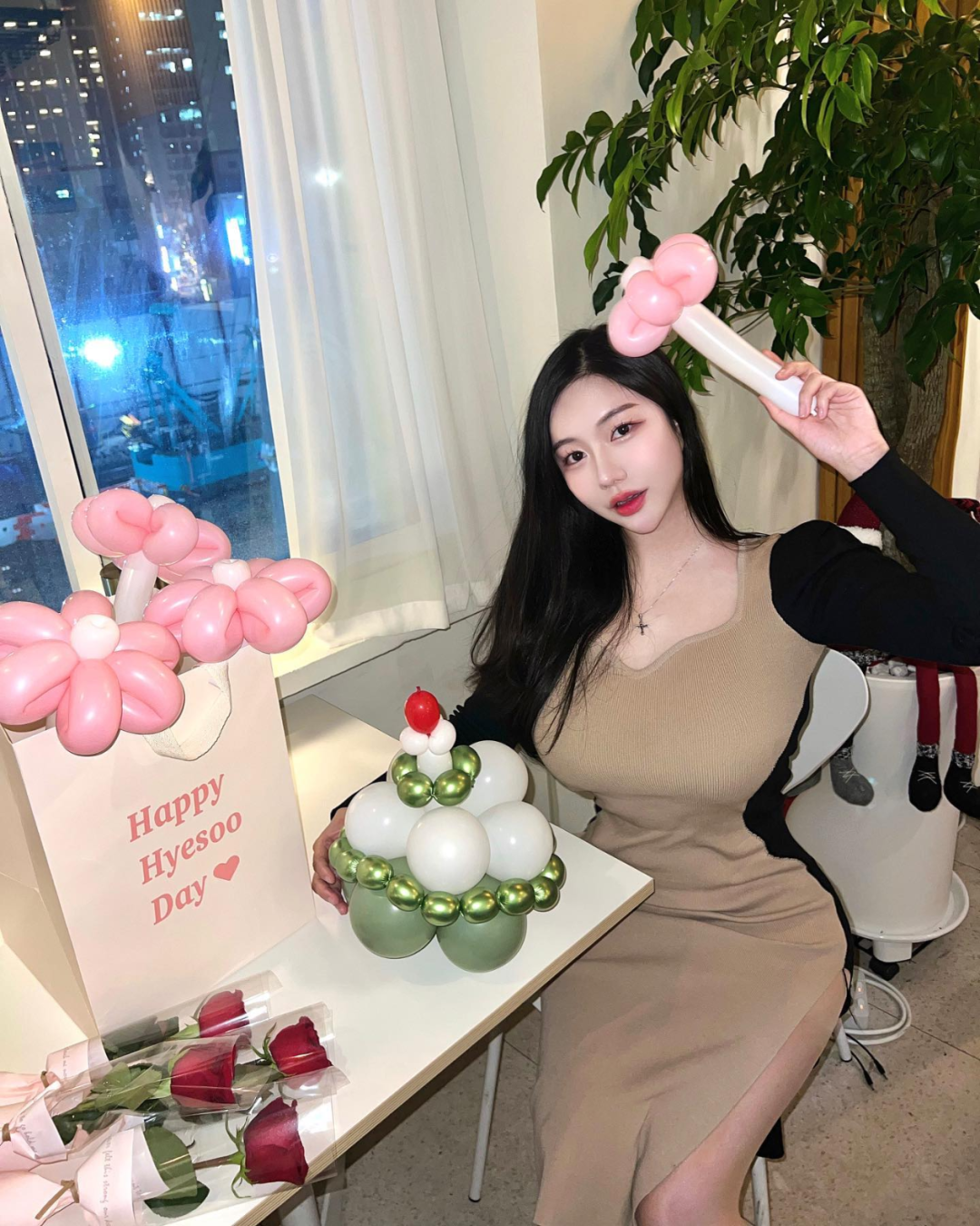 身材真好！颜值也出众！赞赞赞！