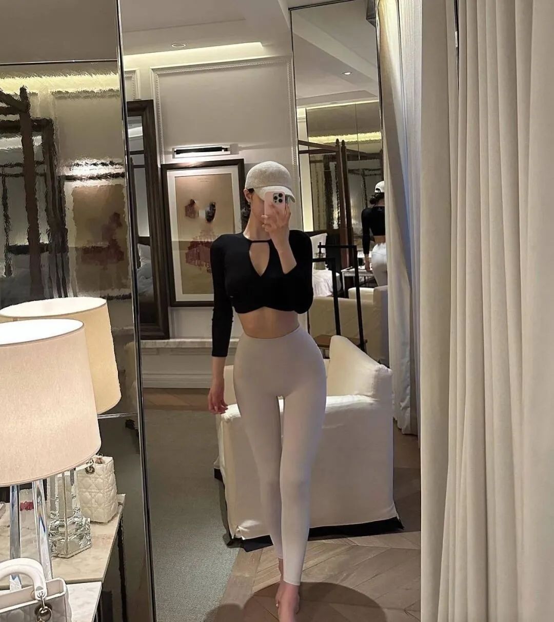 瑜伽裤女神！1米78大长腿！身材一级棒！