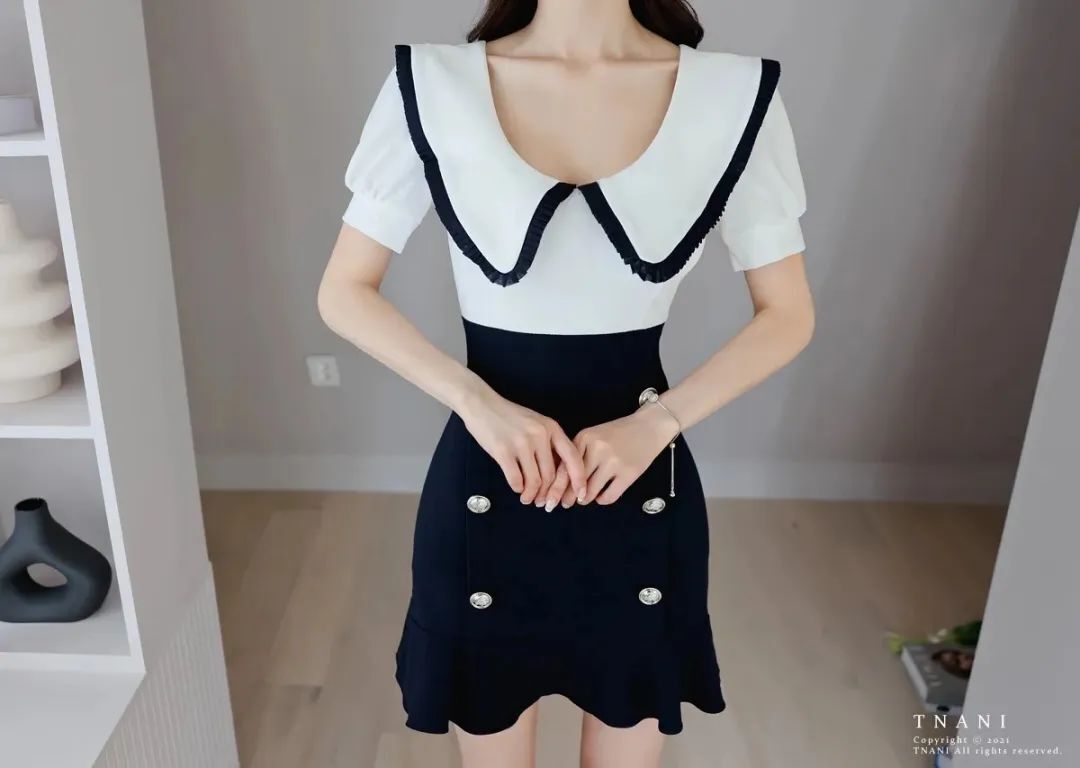 孙允珠图鉴837，黑白翻领搭配