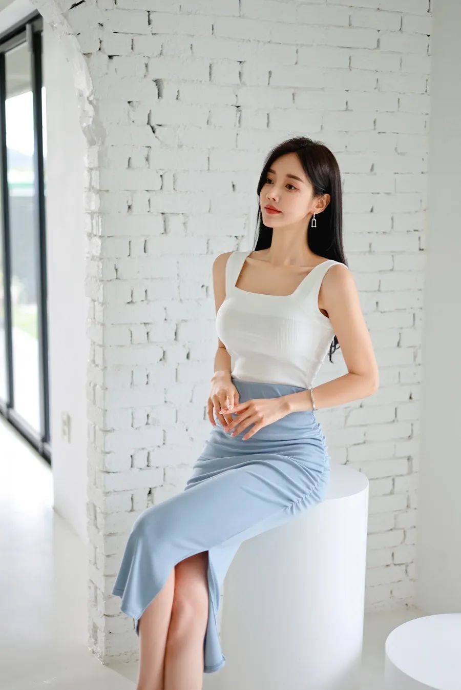 孙允珠图鉴862，蓝色抽褶长裙