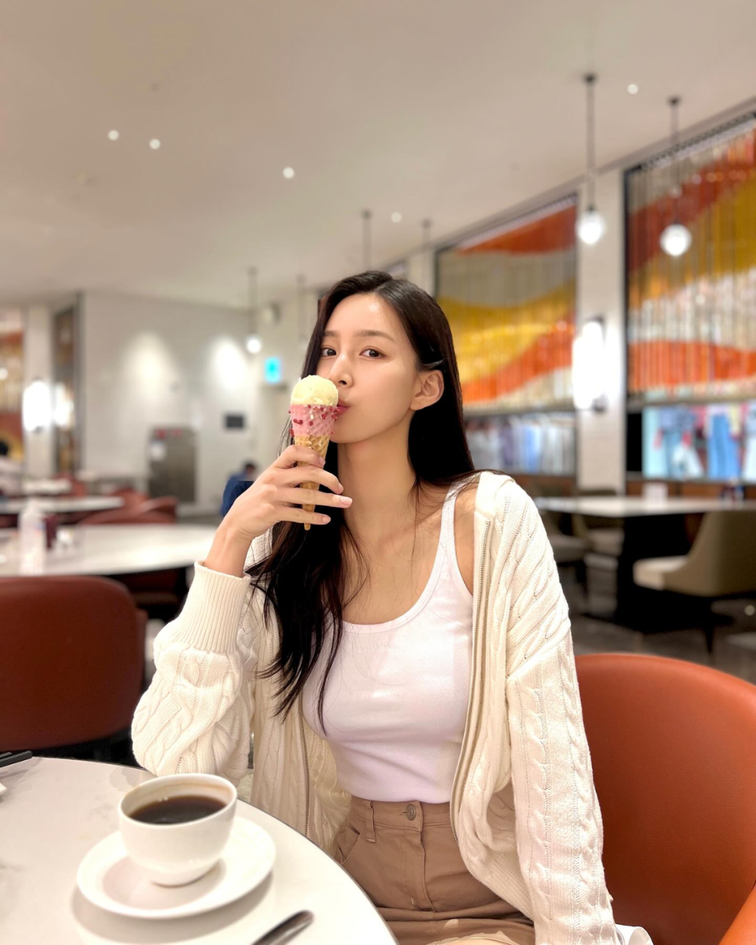 身材太秀了！稳稳的大长腿！