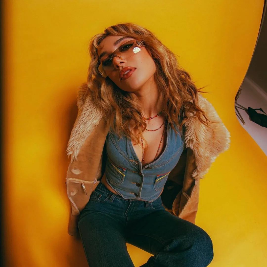 湖人主场的大凶美女找到了，只看一眼就无法忘记