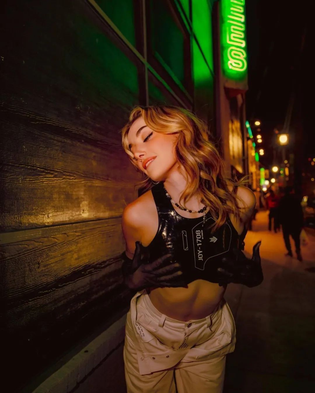 湖人主场的大凶美女找到了，只看一眼就无法忘记