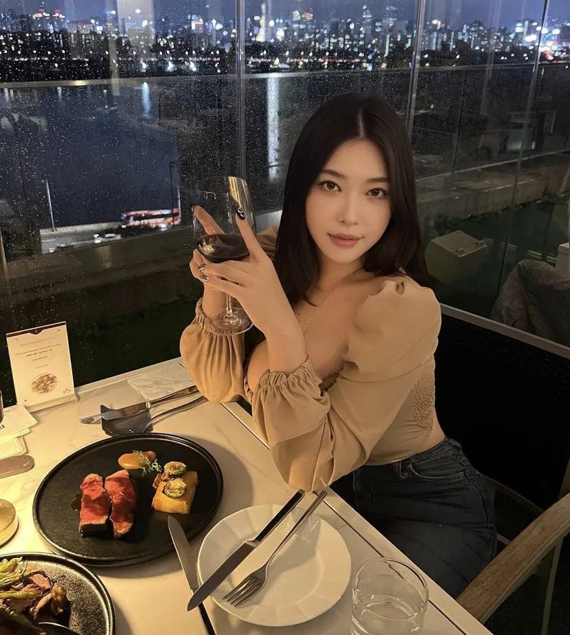 韩国第一美臀！腰臀比太逆天！上围太傲人！