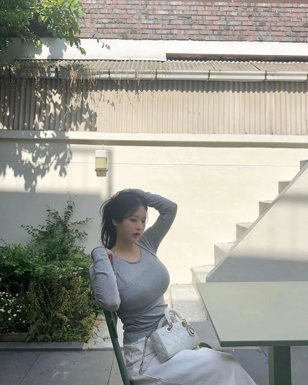 纯欲天花板！极品漫画身材，这韩妞你顶得住吗？