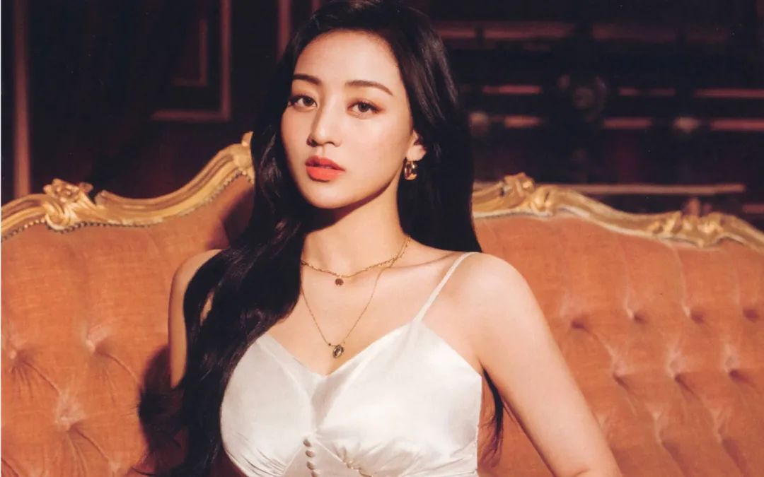 韩国女团长！纯天然完美身材，谁能不迷糊啊？
