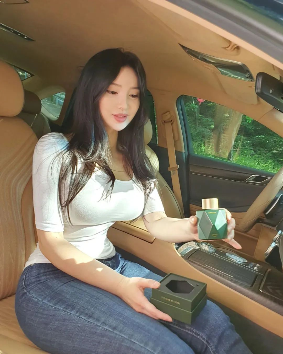 极品美女网红！完美腰臀比，F级漫画身材，真绝了