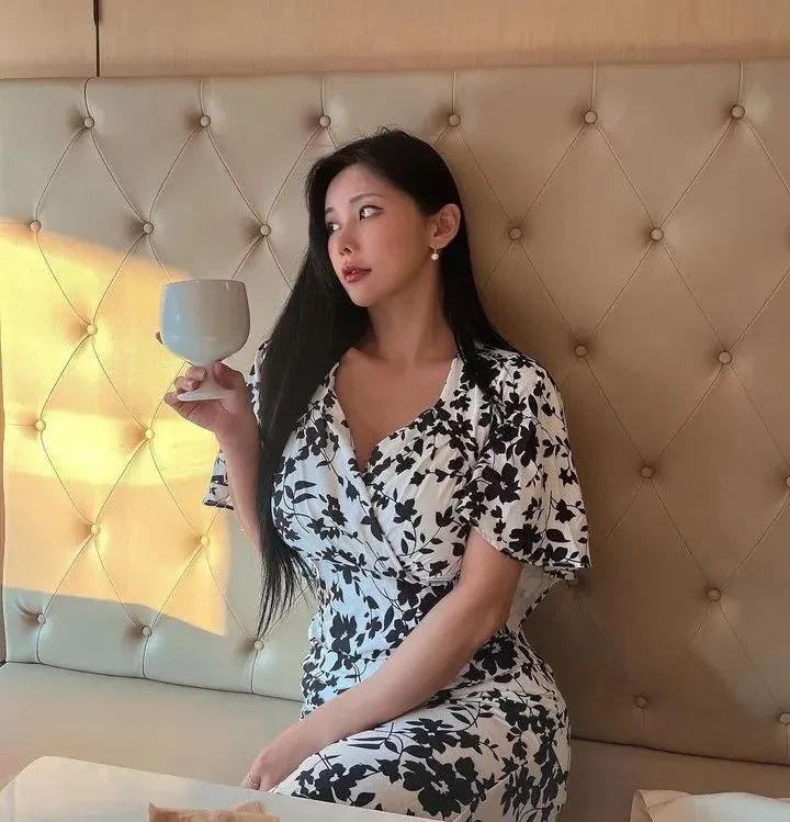 韩国顶级少妇！凹凸有致，欧美风身材，太润了