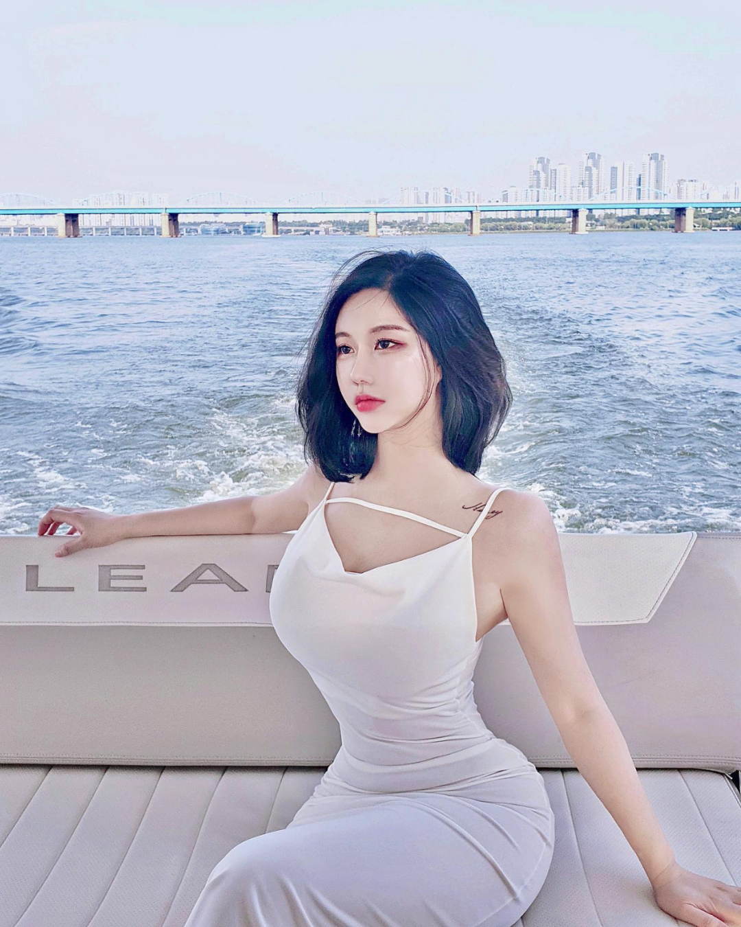 气质拿捏！身材颜值都在线！