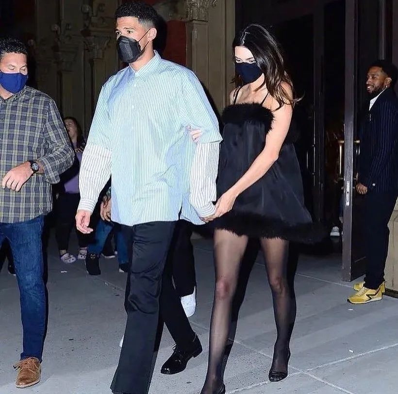 布克和詹娜，这也太诱人了吧！