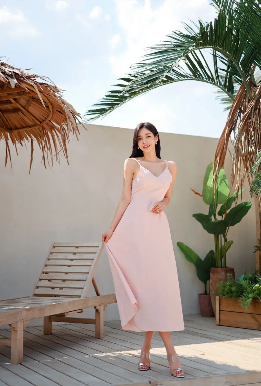 孙允珠图鉴823，粉色吊带连衣裙仙女