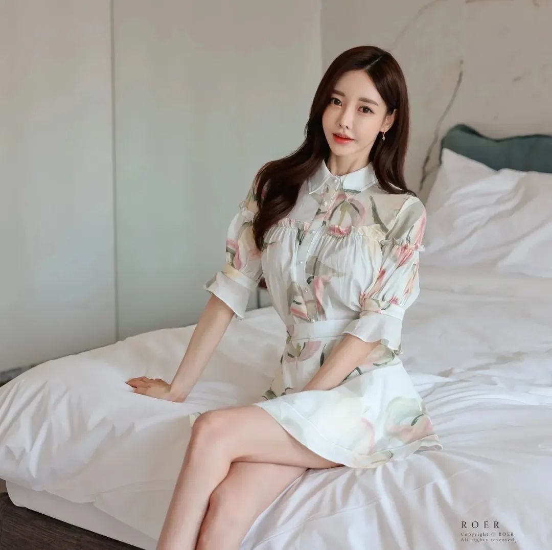 孙允珠图鉴851，繁花塑腰连衣裙