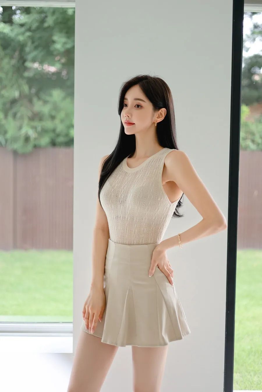 孙允珠图鉴872，薄透杏色无袖针织衫杏色短裙