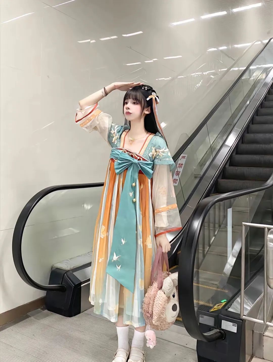 我知道的 你不是冰冷的海 在靠近一些 把失落都说给我听 要变成光 因为又怕黑的人#遇见神鹿cos#王者荣耀#瑶#王者荣耀